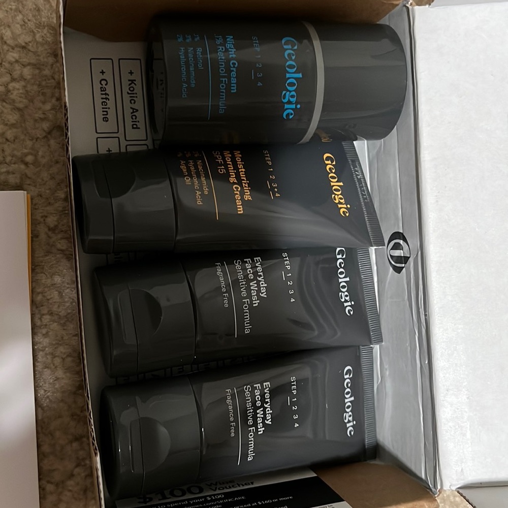 Geologie skincare set.